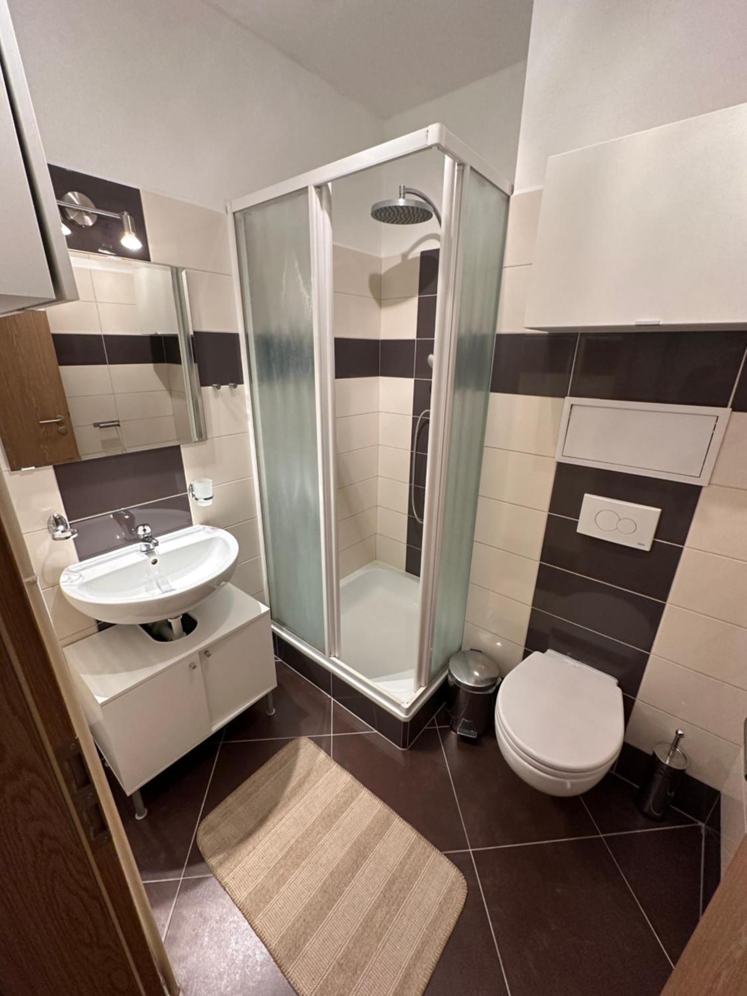 Private 1km From Center Appartamento Bratislava